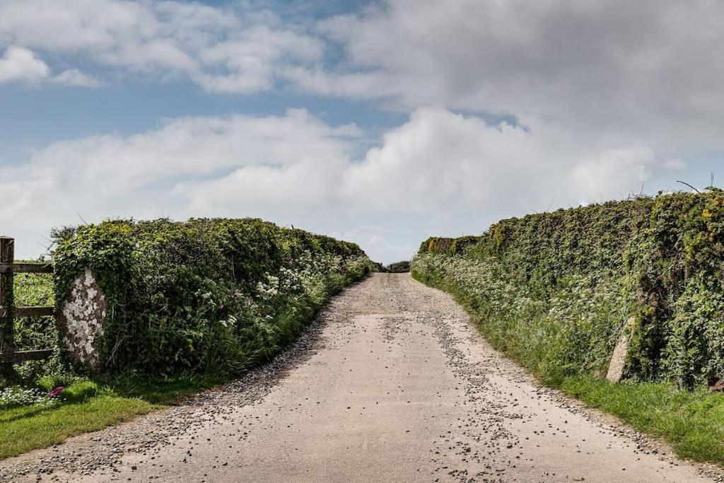 Porthcurno Barns, The Cart Lodge - Cosy Cottage, Walk To Porthcurno Beach, Pedn Vouder & Minack Theatre Penzance Buitenkant foto